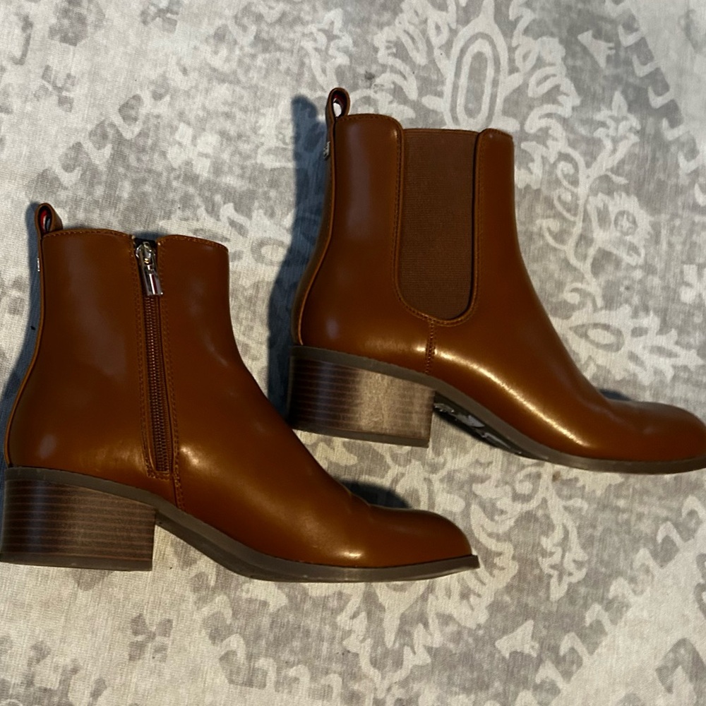 Tommy Hilfiger Chestnut Ankle BootsTommy Hilfiger NWOT Brea ankle boots